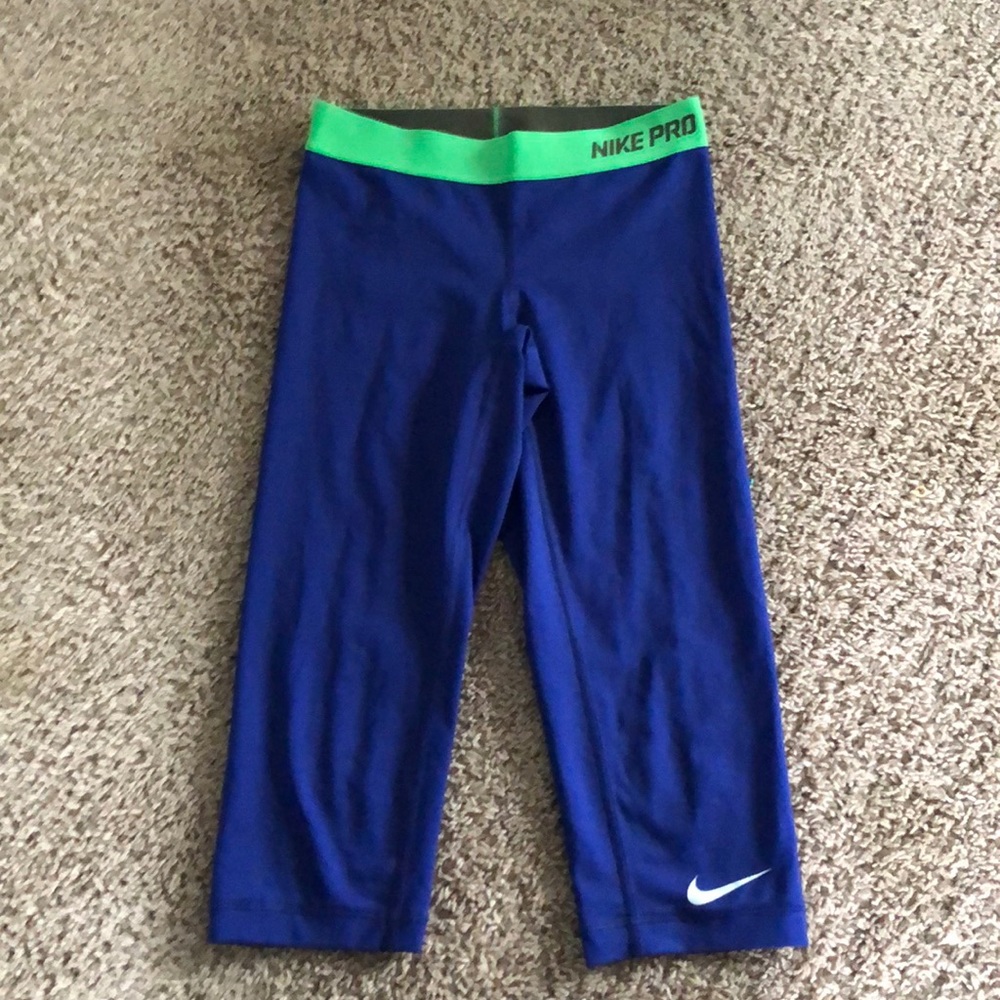 nike pro leggings cropped